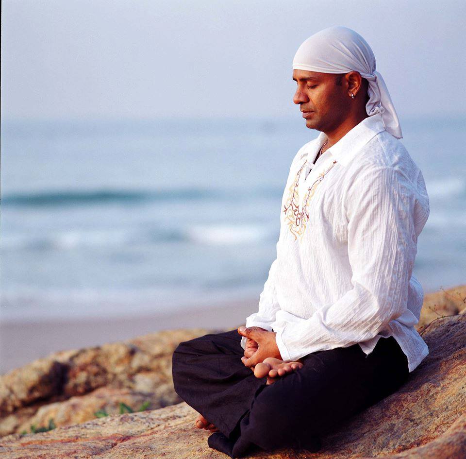 Master Kamal - một trong 8 bậc thầy Yoga thế giới tới Hà Nội truyền cảm hứng Master Kamal - một trong 8 bậc thầy Yoga thế giới tới Hà Nội truyền cảm hứng